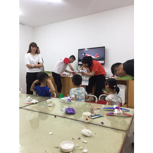 父母艺术力: 简单易行的家庭艺术创造活动