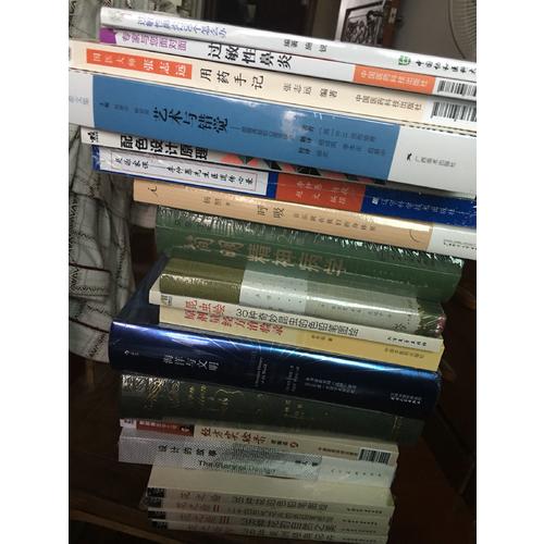 理想国译丛·断臂上的花朵